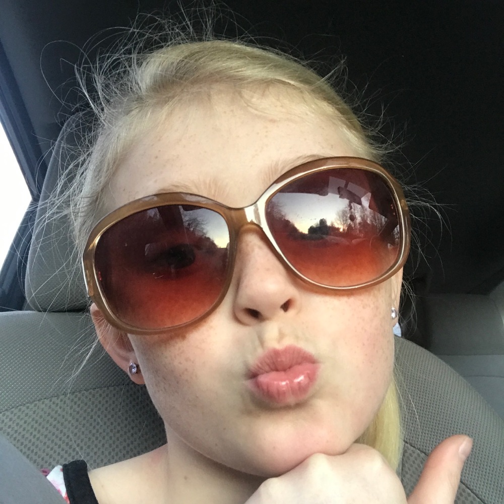 Meet your Posher, Leigh ann